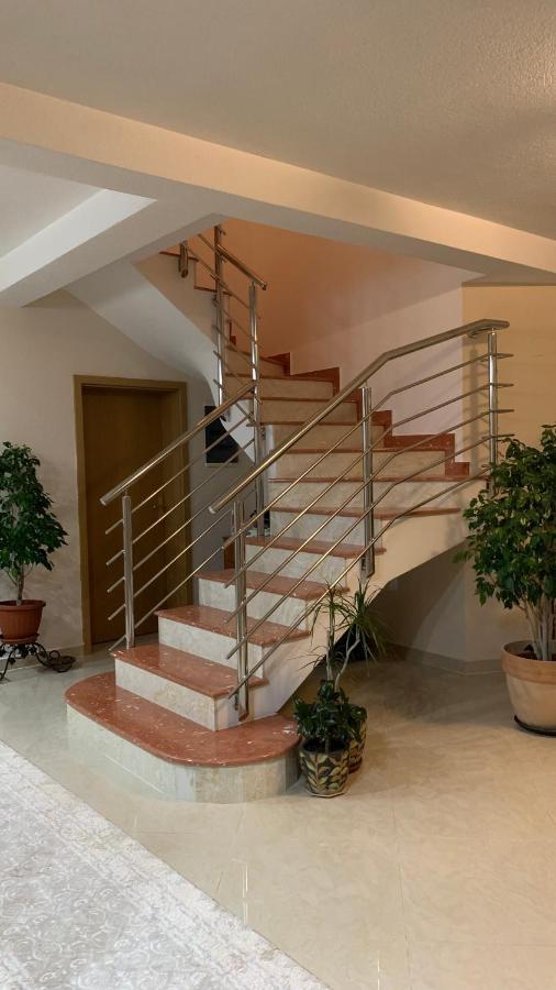 Guest House Nuhii อุลซิน ภายนอก รูปภาพ